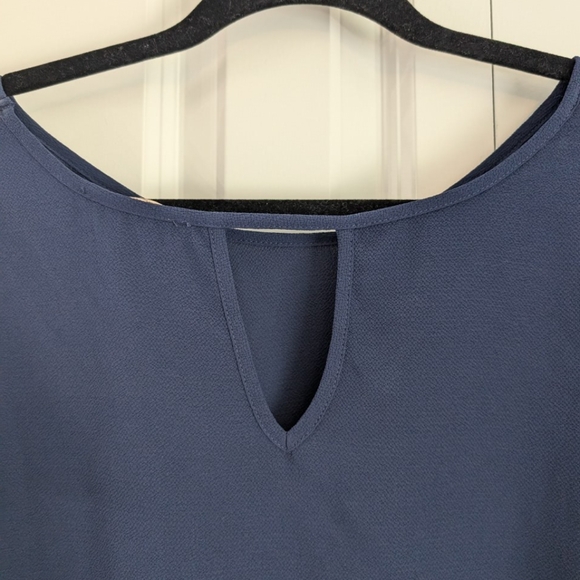 Full Moon Crepe Maternity Blouse with Scallop Sleeve - Picture 4 of 9